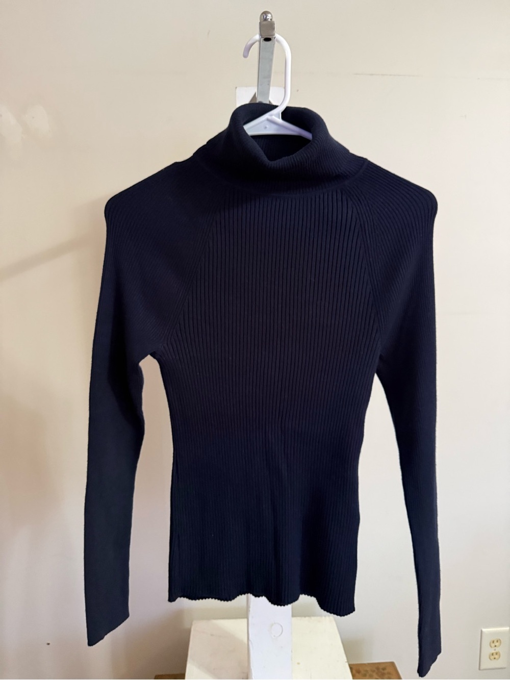New Banana Republic Ribbed Turtleneck Sweater - Picture 8 of 9